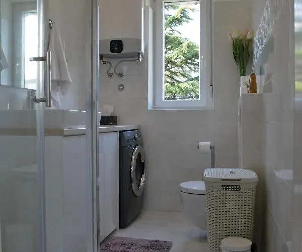 Seven 아파트 스플리트